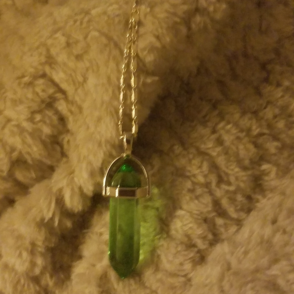 Necklace -peridot green